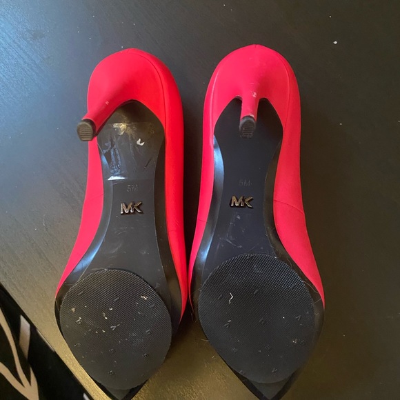 Michael kors hot pink heels - Picture 4 of 4